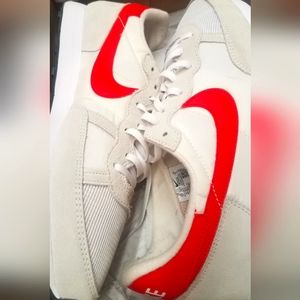 Men's Nike Challenger OG